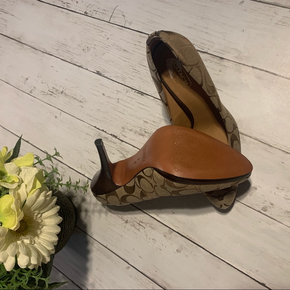 Shoes - Picture 3 of 8